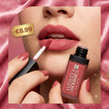 Set Look di Tendenza: Lip Mousse Velvety + Matita Labbra Glimmerstick Avon